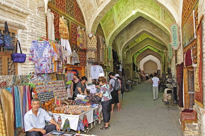 A Complete Chapter To Old Bukhara - Magoki Attori and Bukhara’s Carpet Tradition