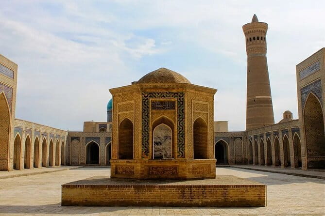 A Complete Chapter To Old Bukhara - Bolo Hauz Mosque and the Ark of Bukhara