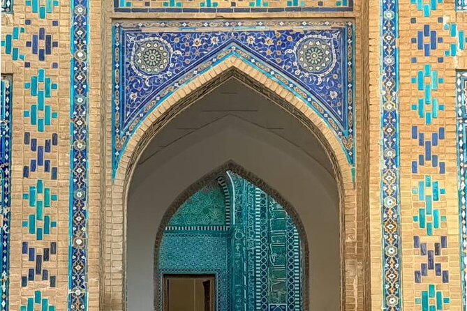 Ancient and Modern Tour in Samarkand with Transport - Why the private format matters