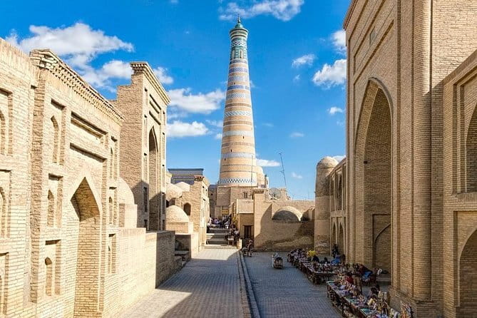 Best of Khiva: Exclusive Private Tour! - Toshhovli Palace reveals court life behind the walls