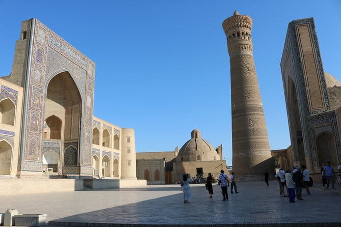 Bukhara: Private Guided Walking Tour with Hotel Pickup - Lyabi-Hauz begins the story