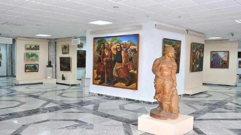Daytrip From Khiva to Savitsky Museum & Mizdakhan & Chilpik - Why the road to Nukus is worth your time
