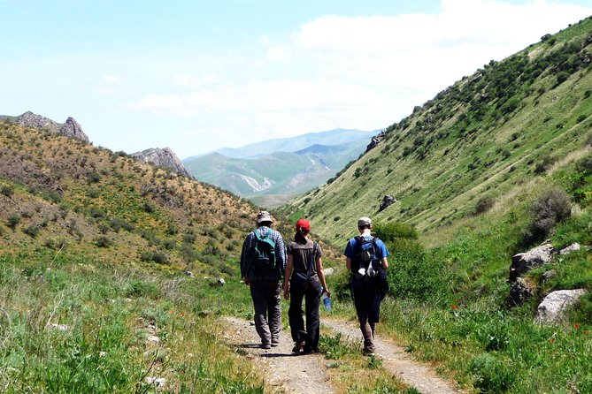 Hiking tour to Hayat, Uhum and Asraf villages – 4 days - Wildlife, water, and old stone ruins