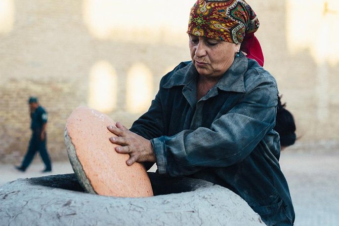 Master Class - Uzbek Bread (Khiva) - A compact class, not a full food tour