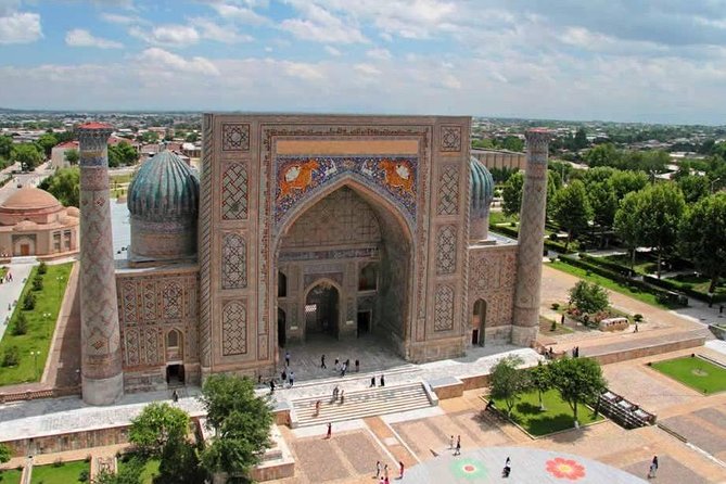 Samarkand day trip - Shahi Zindah, a quieter and more detailed stop