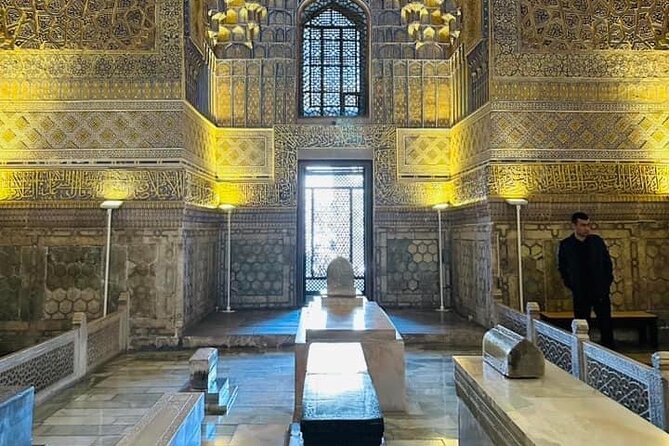 Samarkand: Historical Monuments Group Walking Tour - Guides can make or break the four hours