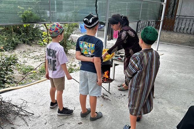 Samarkand Local Family Cooking Class and Siyob Bazaar Tour - Starting at Siyob Bazaar for one hour
