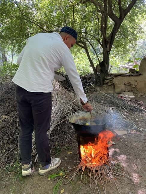 Samarkand: Uzbek Cooking Class in a Village Home - Shaping mantu with the family