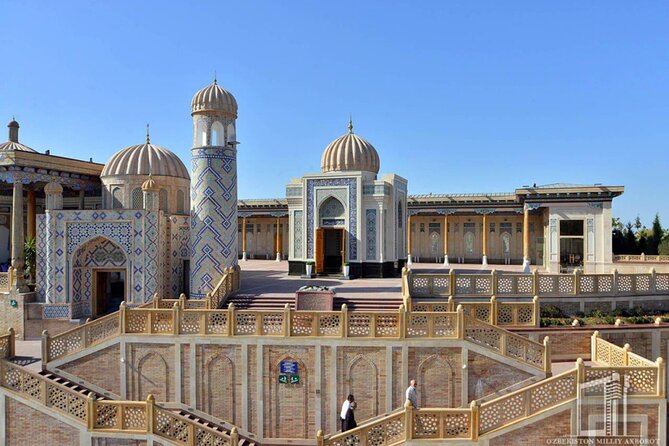 Samarkand Walking Tour History Culture and Hidden Gems - A quiet pause at Hazrat Khizr Mosque