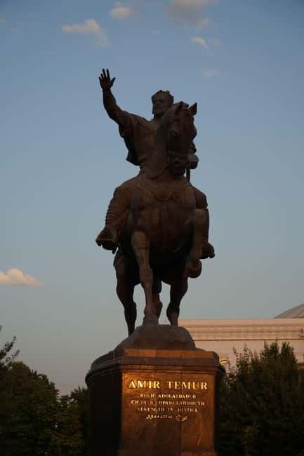 Tashkent city Night Tour with Dinner & Free Pro Photography - Why Tashkent after sunset works so well