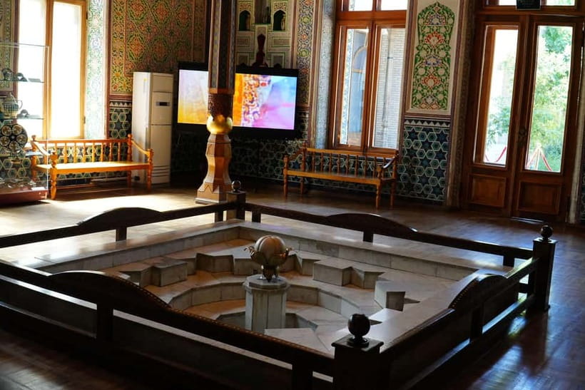 Tashkent: City Tour with Pro Photography, Lunch & Dinner - The Tashkent Metro is part of the sightseeing