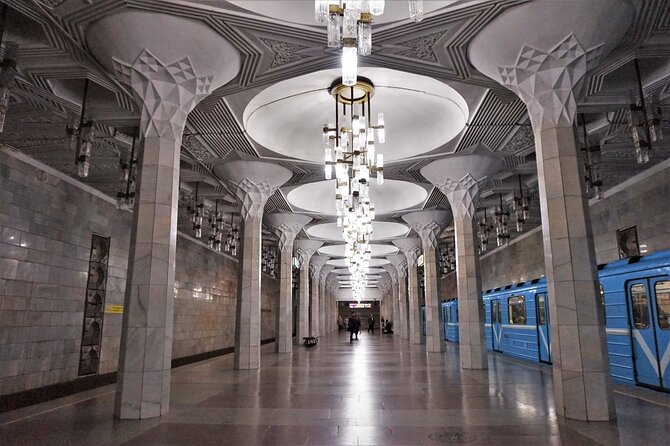 Tashkent Soviet Architecture (Modernism) and Subway station tour. - Riding the Tashkent Metro and seeing its decorated stations