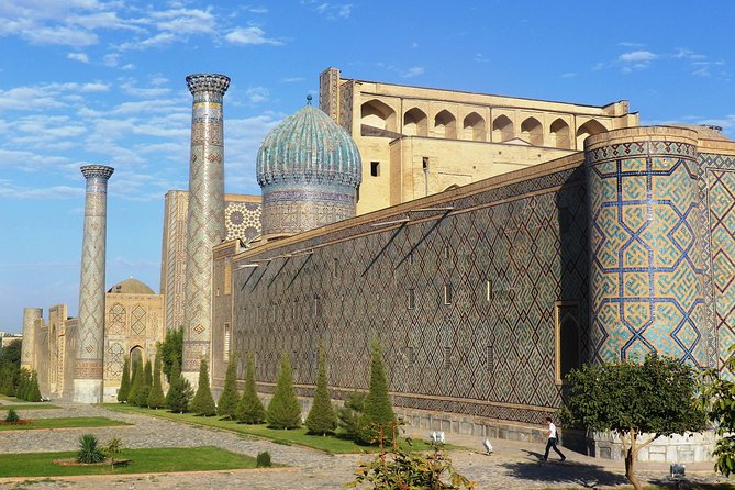 The Golden City of Samarkand: A Self-Guided Audio Tour - Bibi Khanym Mosque and Timur’s ambition
